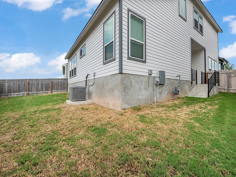 Torrita Dr — Photo 29