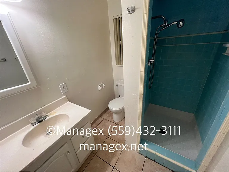 2836 N Cedar Ave — Photo 7