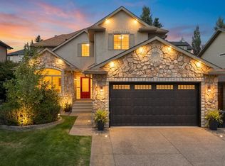 393 Banister Dr, Okotoks, AB T1S 1W2