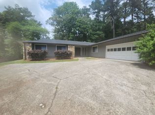 1693 Briarbend Ct, Stone Mountain, GA 30088