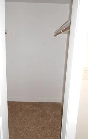 410 SW Fall St — Photo 36