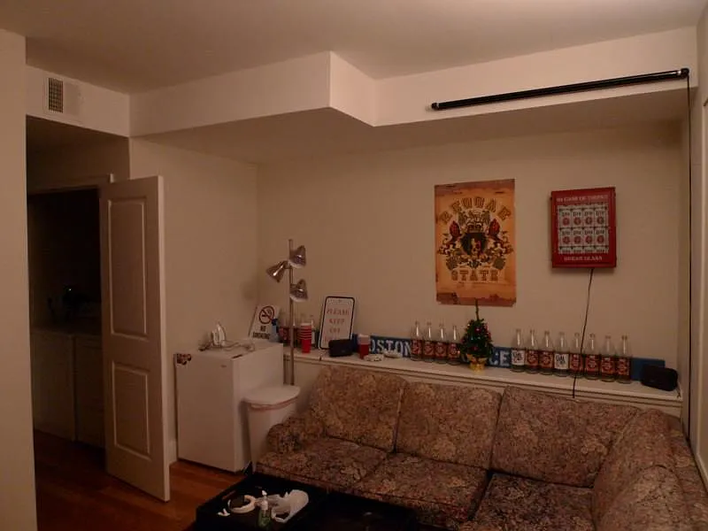 3 bed, 999 sqft, $4,800 — Photo 4