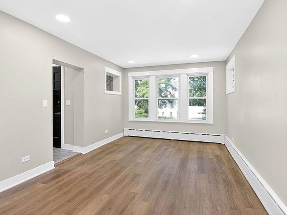 4th image of 2426 N Neva Ave