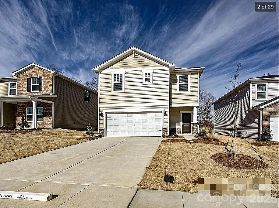 3 bed, 2.5 bath, 1749 sqft, $2,100 — Photo 2