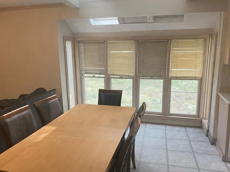 Eat-In Kitchen
