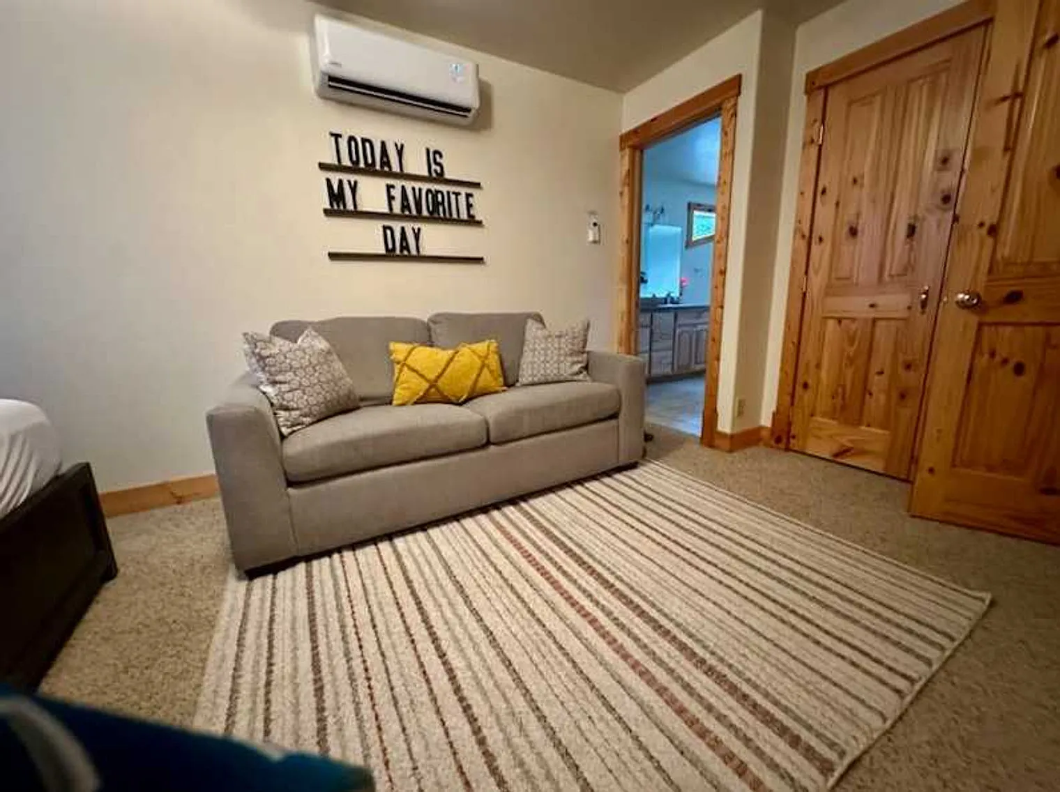 4 bed, 3.0 bath, 2992 sqft, $8,399 — Photo 4