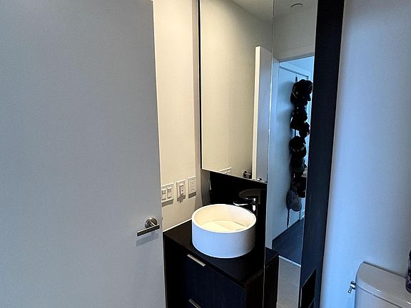 5th image of 28 Ann St #813