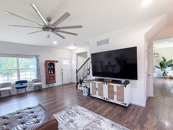 5th image of 161 Brookview Way Dr