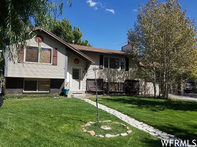1st image of 839 Lakeview Dr