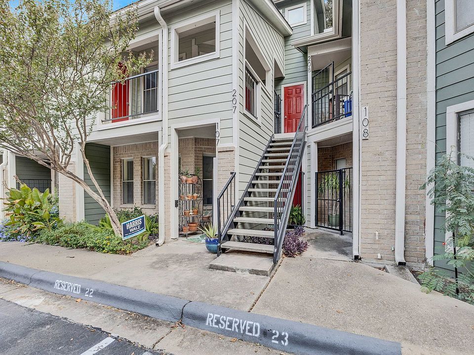 1st image of 2104 Cullen Ave APT 207