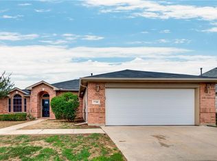 7710 Geneseo Ln, Arlington, TX 76002