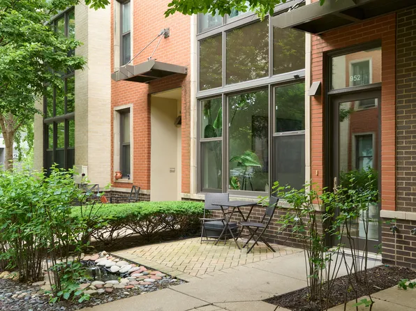 952 N Crosby St, Chicago, IL 60610