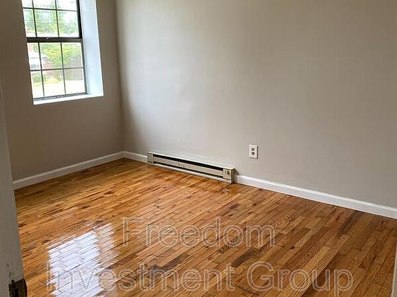 4th image of 102 E H St #7
