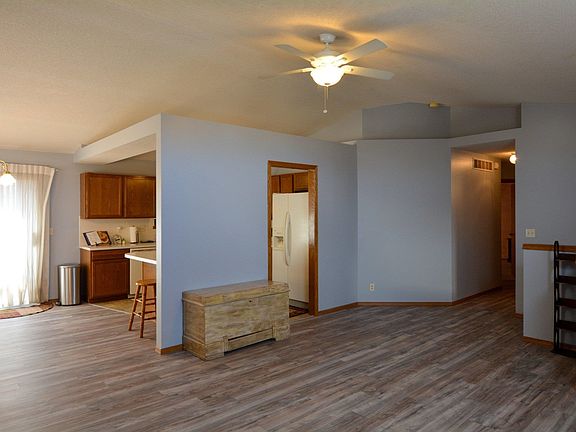 4th image of 10006 W Haskell St