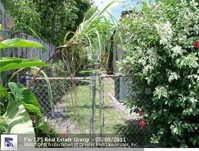 5th image of 6901 SW 7th Pl