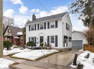 2 Gardiner Pl, Saint Catharines, ON L2R1Y8