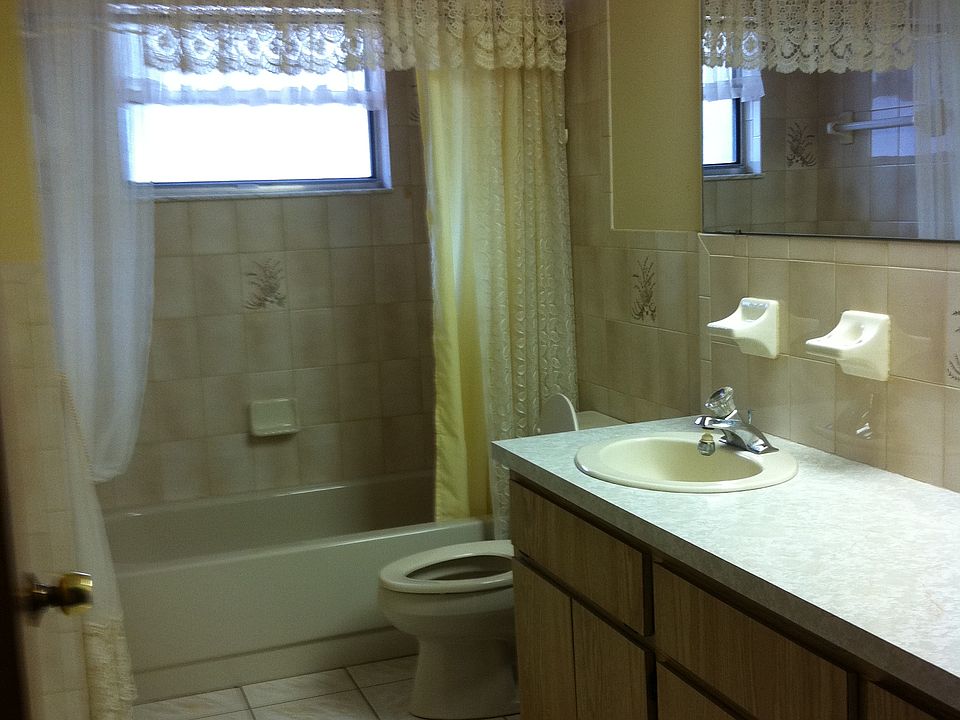 1st image of 5741 S Oakridge Dr