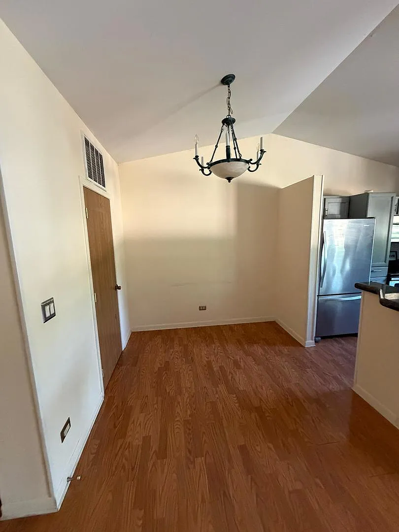3 bed, 1138 sqft, $2,350 — Photo 3