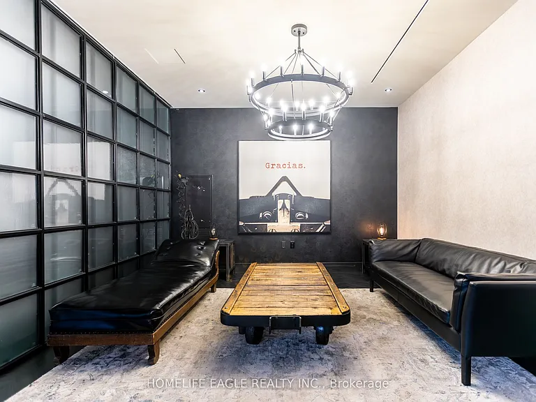 505 Richmond St W #827 — Photo 41