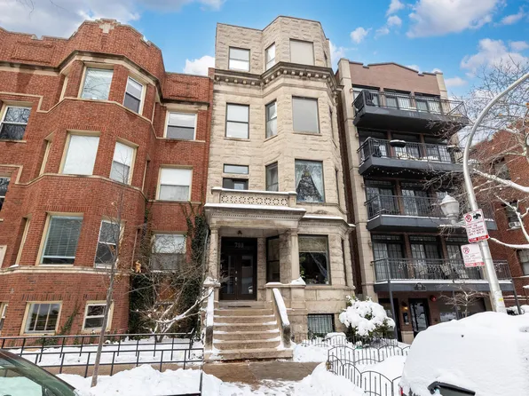 710 W Barry Ave APT 2, Chicago, IL 60657
