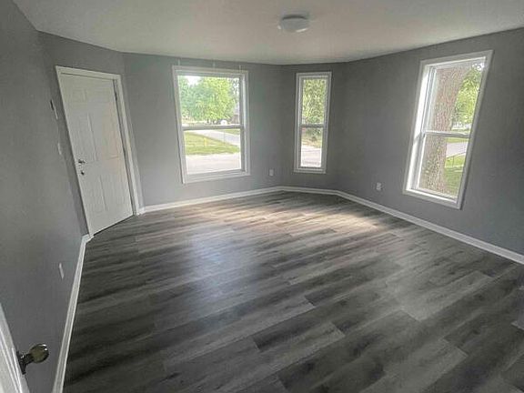 2nd image of 406 W Morrison St