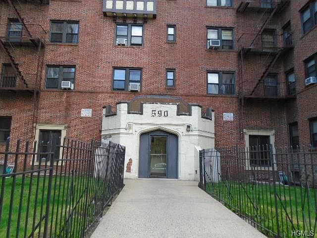 1st image of 590 E 3rd St APT 5L