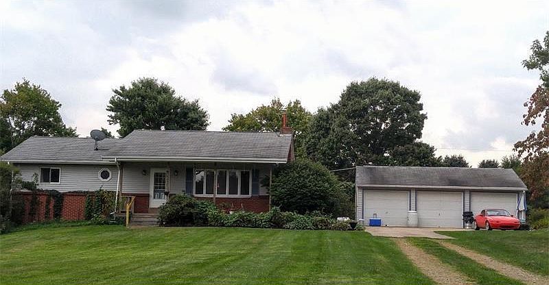 2nd image of 30 Moore Rd