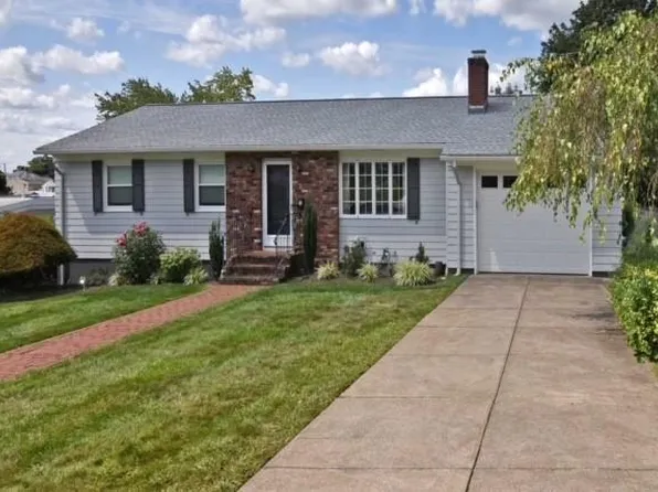 15 Richard Rd, North Providence, RI 02911