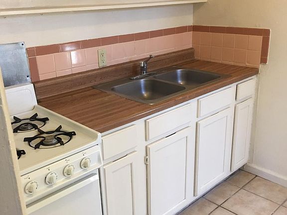 3rd image of 2103 Eton Ave SE APT 3