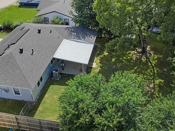 5th image of 403 Benita Dr
