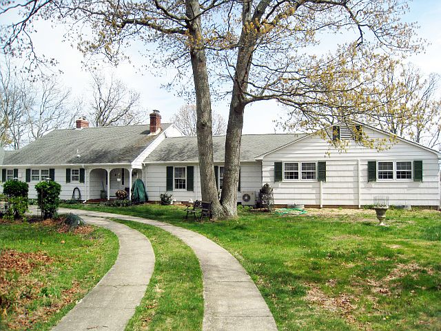 1st image of 1420 Smith Dr S