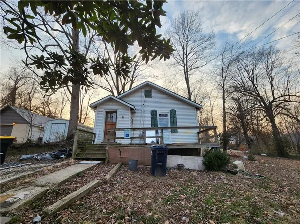 704 N Spruce St, Harrison, AR 72601