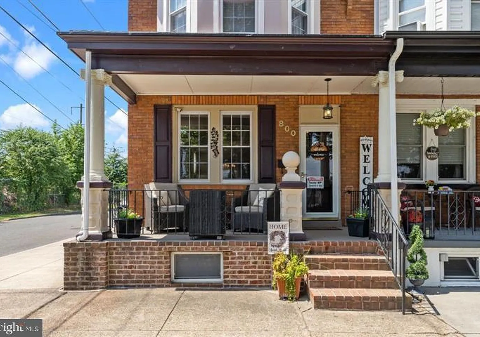 Bristol End Unit 3 BD / 1 Bath Townhome — Photo 3