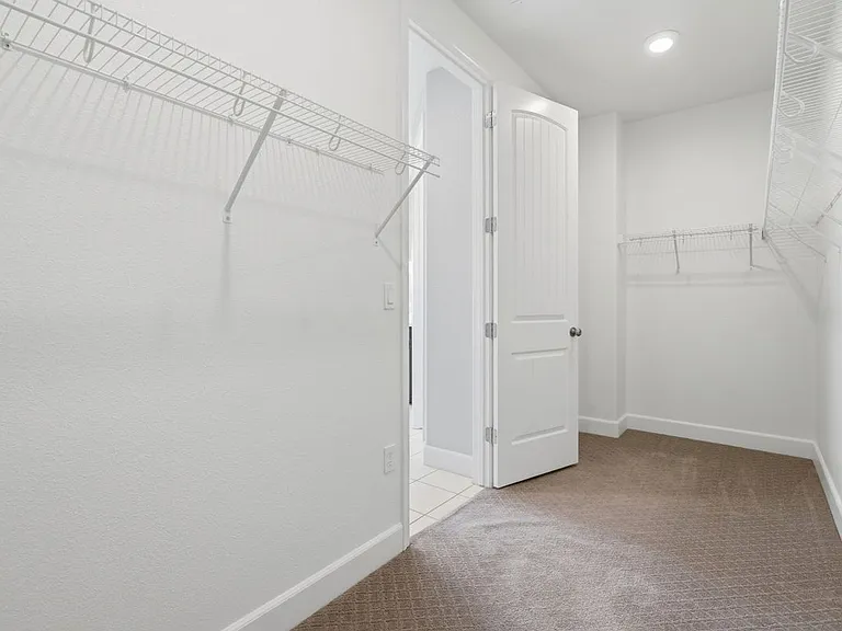453 Diamond Peak Ln — Photo 15