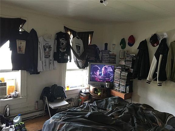 3rd image of 33 Avenue D