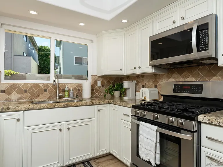 241 S Sierra Ave — Photo 11