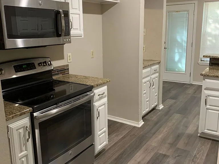 2328 Melissa Dr — Photo 3