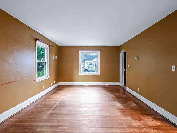 5th image of 2435 Denniston Ave SW