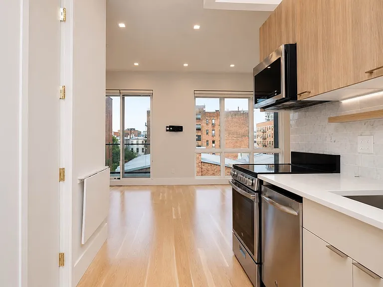 164 S 3rd St #4B — Photo 8
