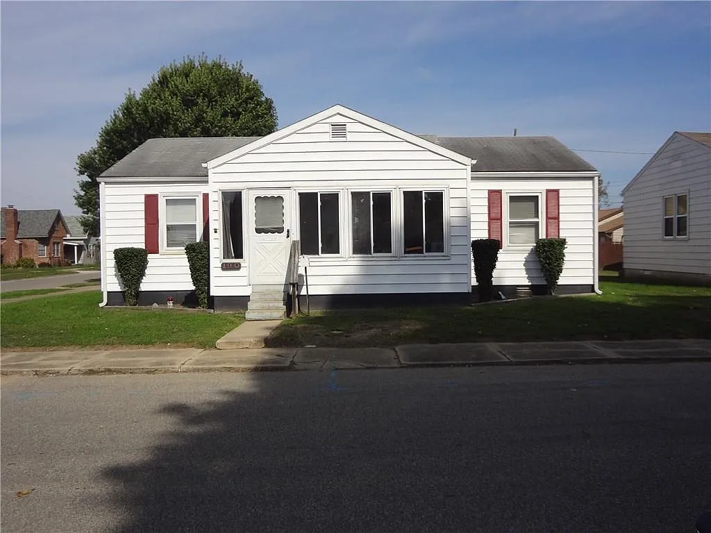 190 W Sumner Ave photo 1