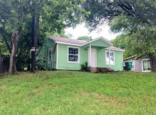 208 W Collins St, Denton, TX 76201