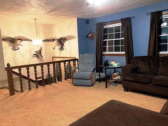 3rd image of 2208 W Philip Ave