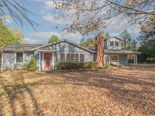 8918 Taylor May Rd, Chagrin Falls, OH 44023