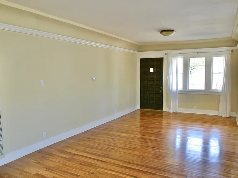 4384 Bancroft St — Photo 4