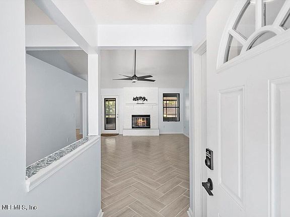 3rd image of 11556 SWEETWATER OAKS Drive W