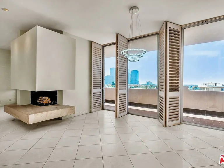 1333 S Beverly Glen Blvd #606 — Photo 4