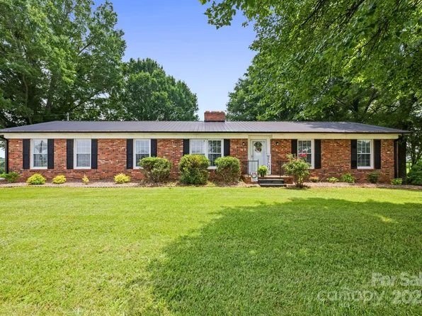 1314 Old Mocksville Rd, Statesville, NC 28625