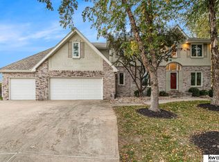 13518 Decatur Cir, Omaha, NE 68154
