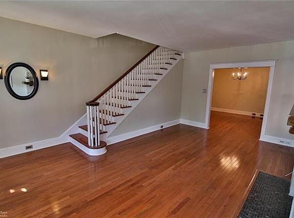 4th image of 940 N 19th St