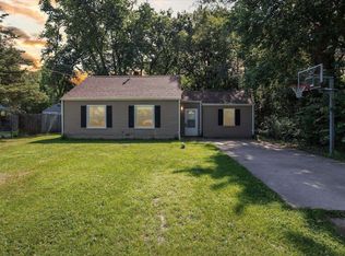 55310 Moss Rd, South Bend, IN 46628